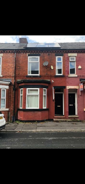 Property photo 1 of 5 3 Bed Terraced House For Sale Grange Street, Salford M6 5Pr