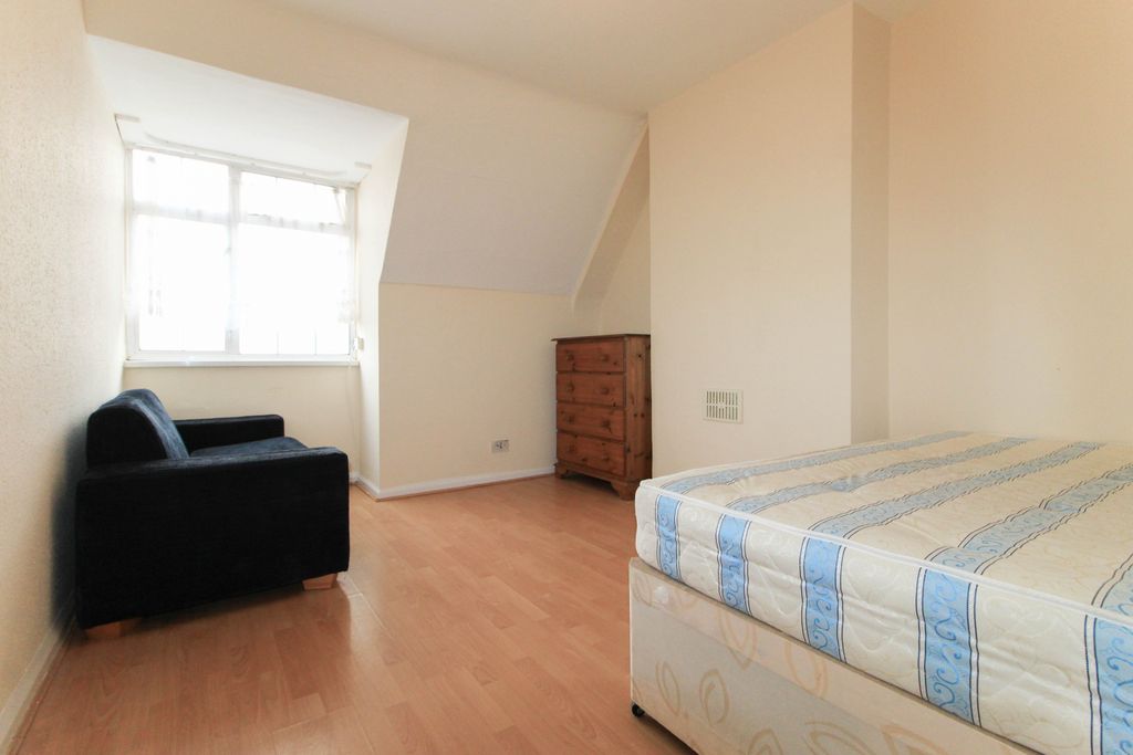 Property photo 2 of 11 Gallery