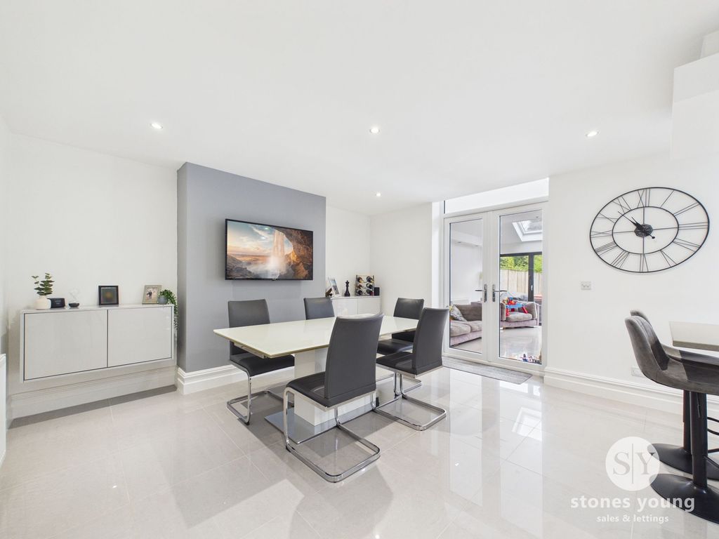 Property photo 3 of 34