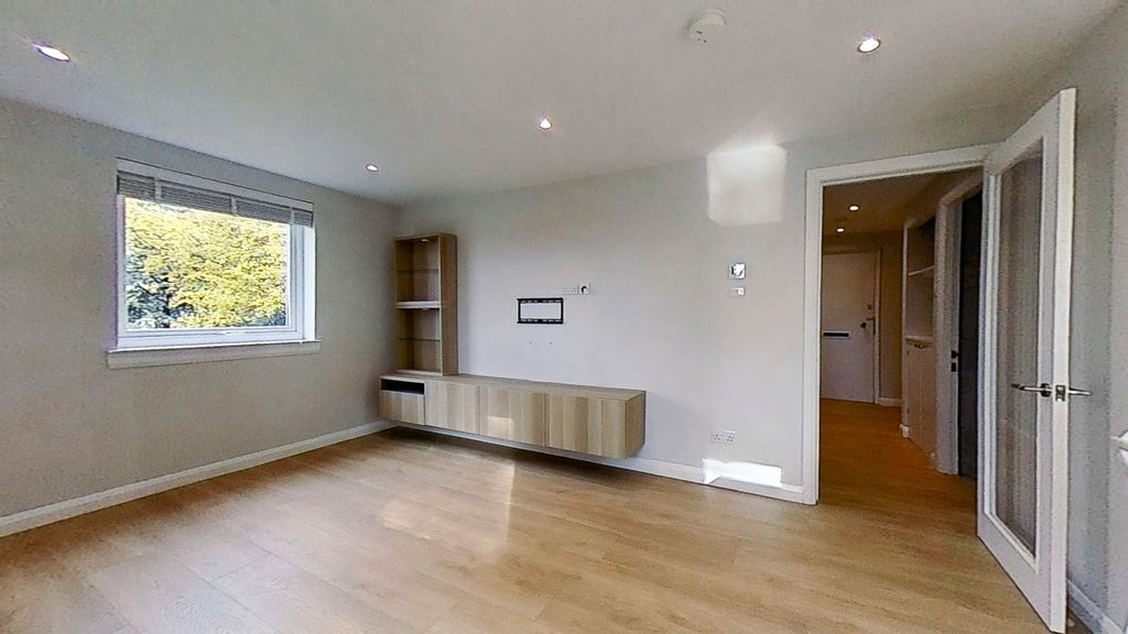 Property photo 3 of 11 Picture No. 29