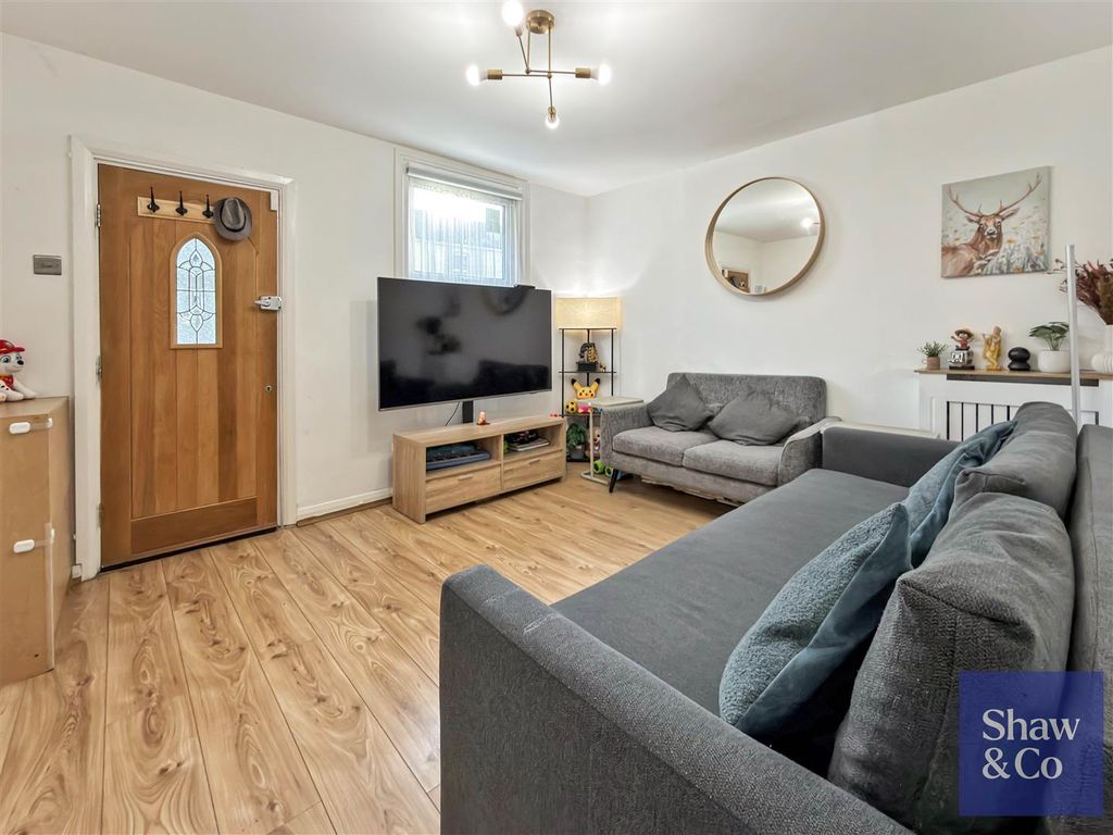 Property photo 3 of 11 Living.Jpeg