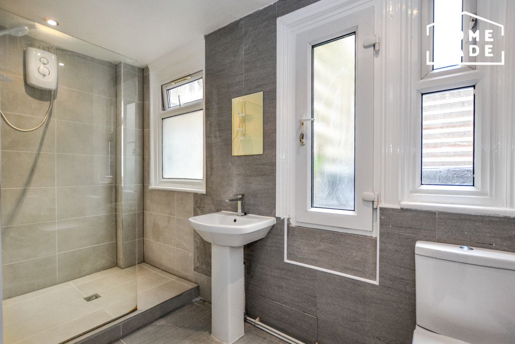 Property photo 2 of 3