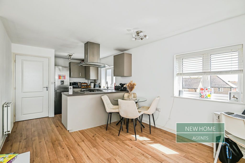 Property photo 2 of 11 Photo 8