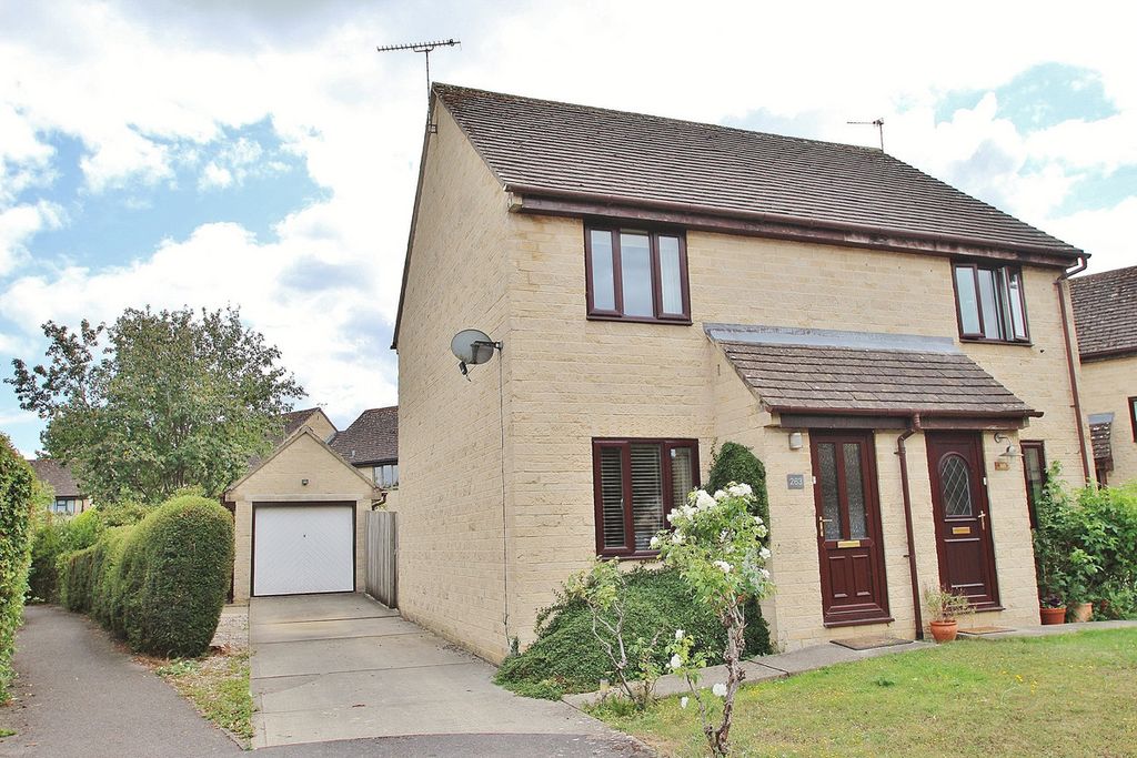 Property photo 1 of 11
