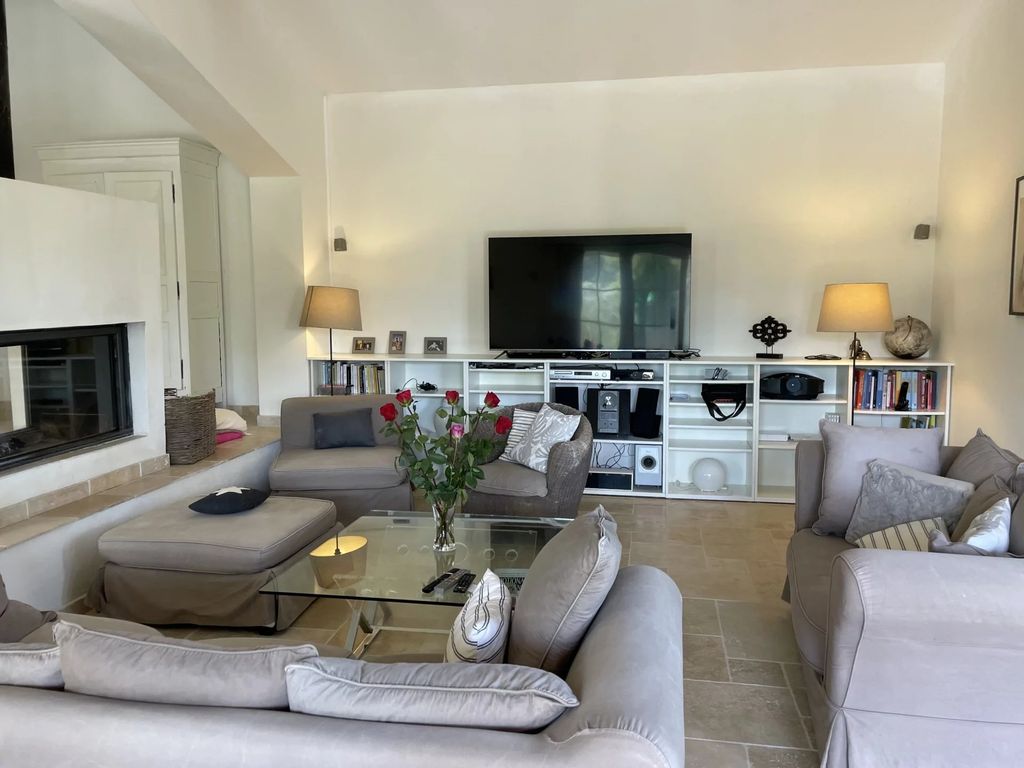 Property photo 3 of 30