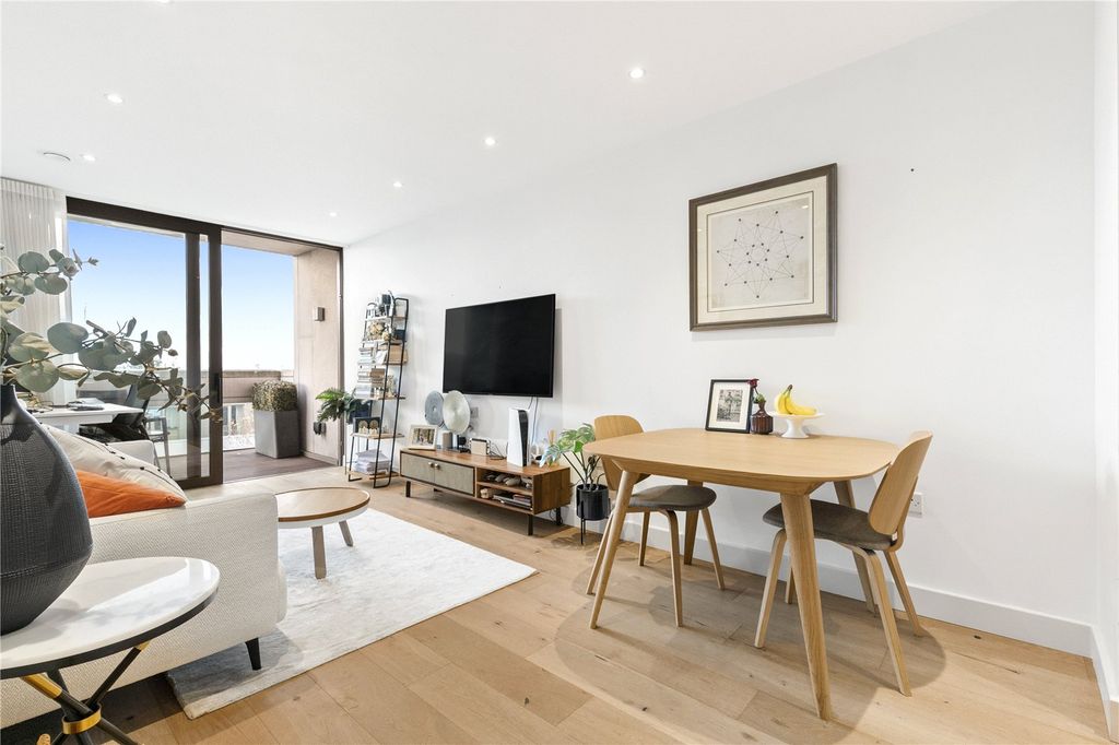 Property photo 1 of 12 Reception Room
