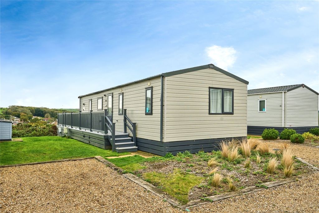 Property photo 1 of 17 Picture No. 01