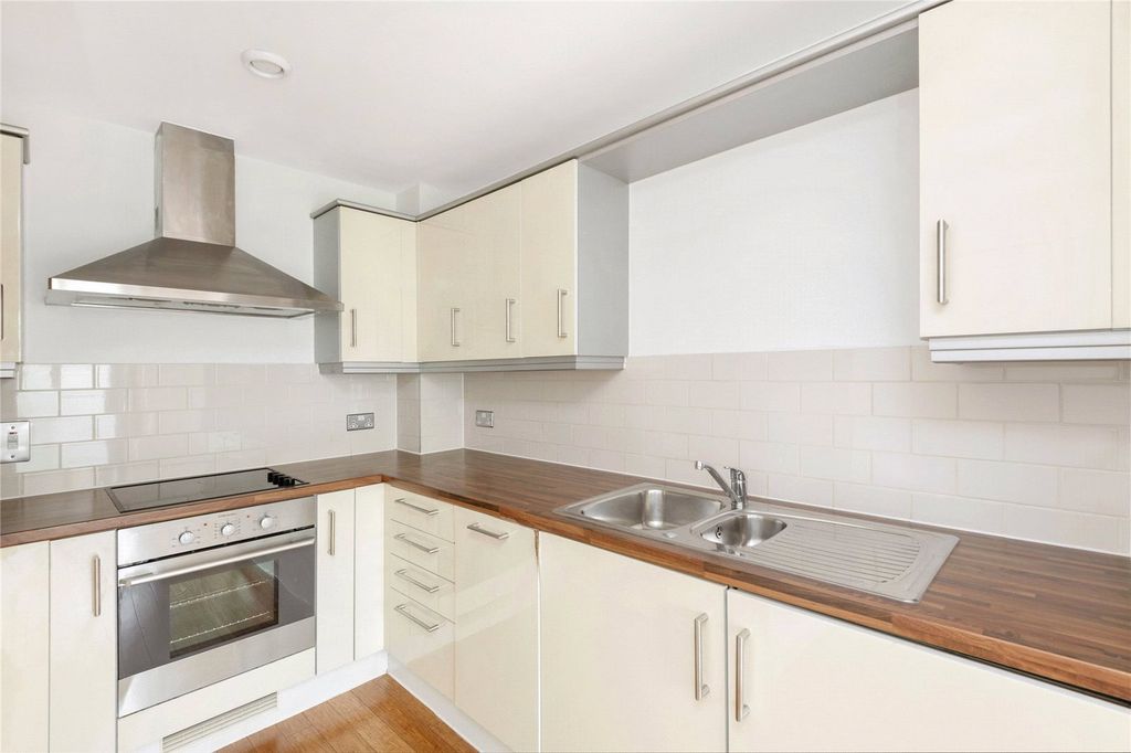Property photo 3 of 10 Picture No. 06