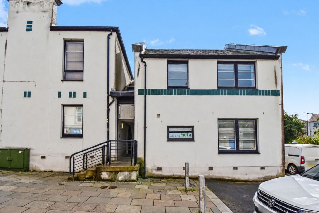 Property photo 1 of 13 Exterior