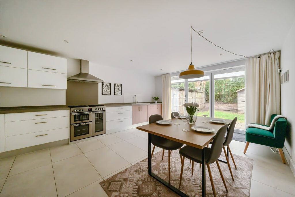 Property photo 2 of 14 Picture No. 37