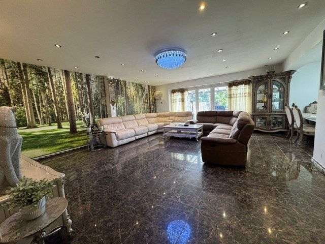 Property photo 2 of 21 Gallery