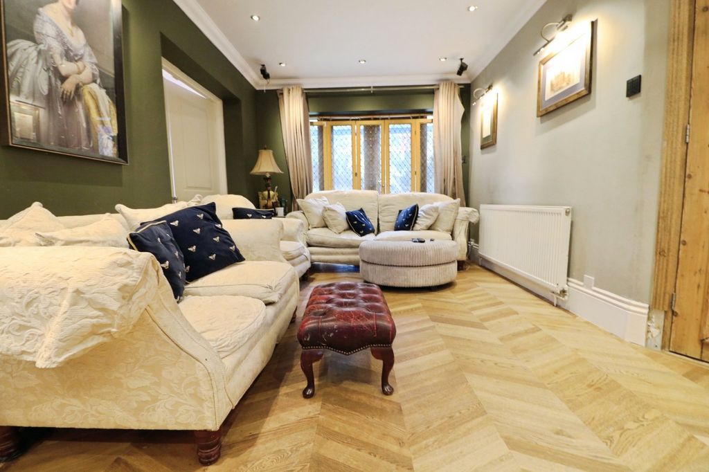 Property photo 3 of 25 Picture No. 39