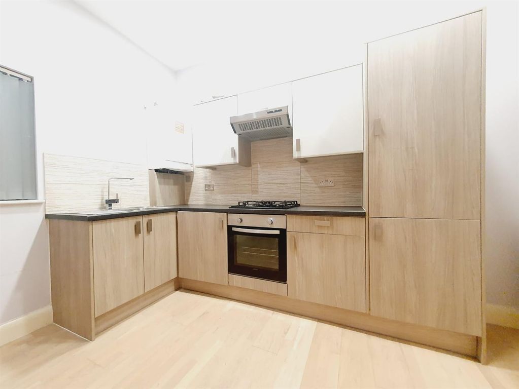 Property photo 3 of 7 Icjsxy9B1Eqhzhgzuxxyjq.Jpg