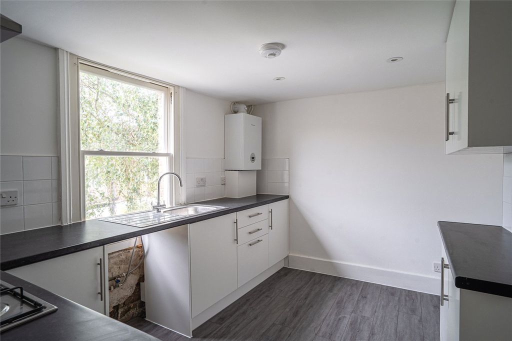 Property photo 3 of 7 Picture No. 06
