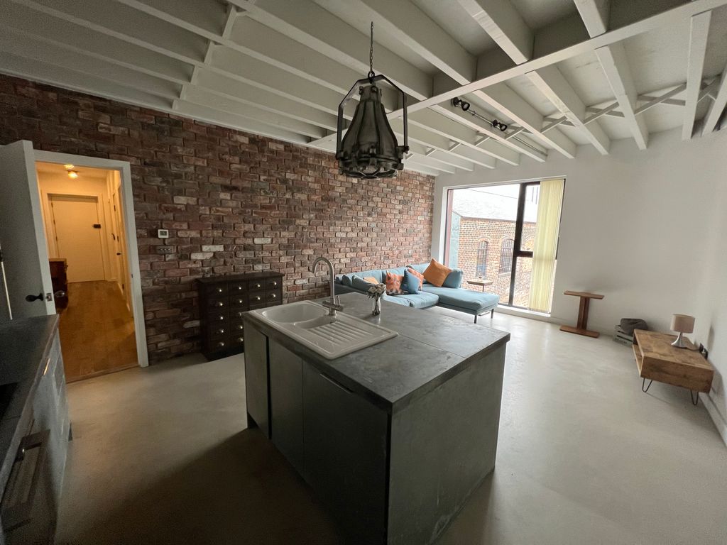 Property photo 2 of 17 Photo 02