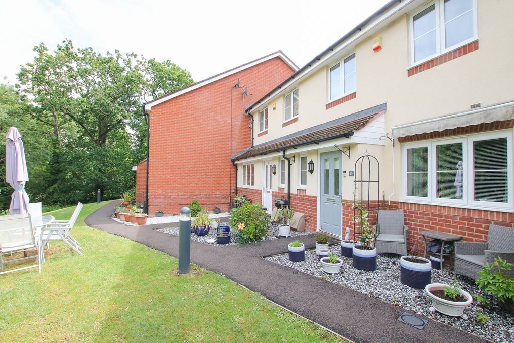 Property photo 2 of 16