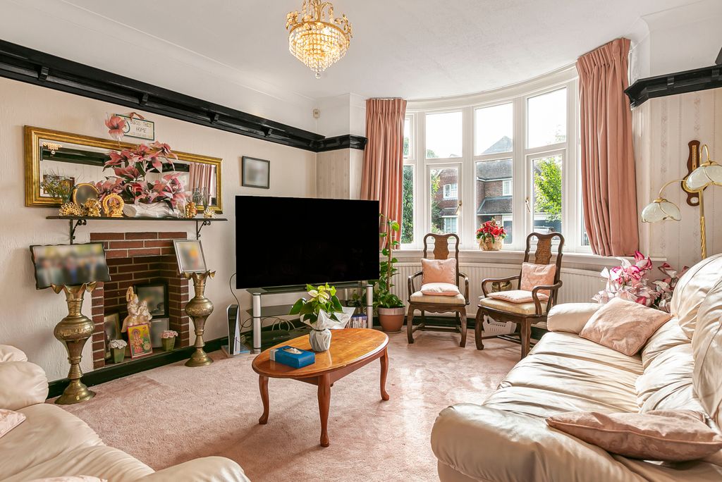 Property photo 2 of 19 18_58611