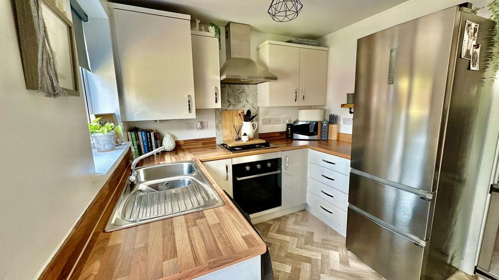 Property photo 2 of 12 9.Jpg