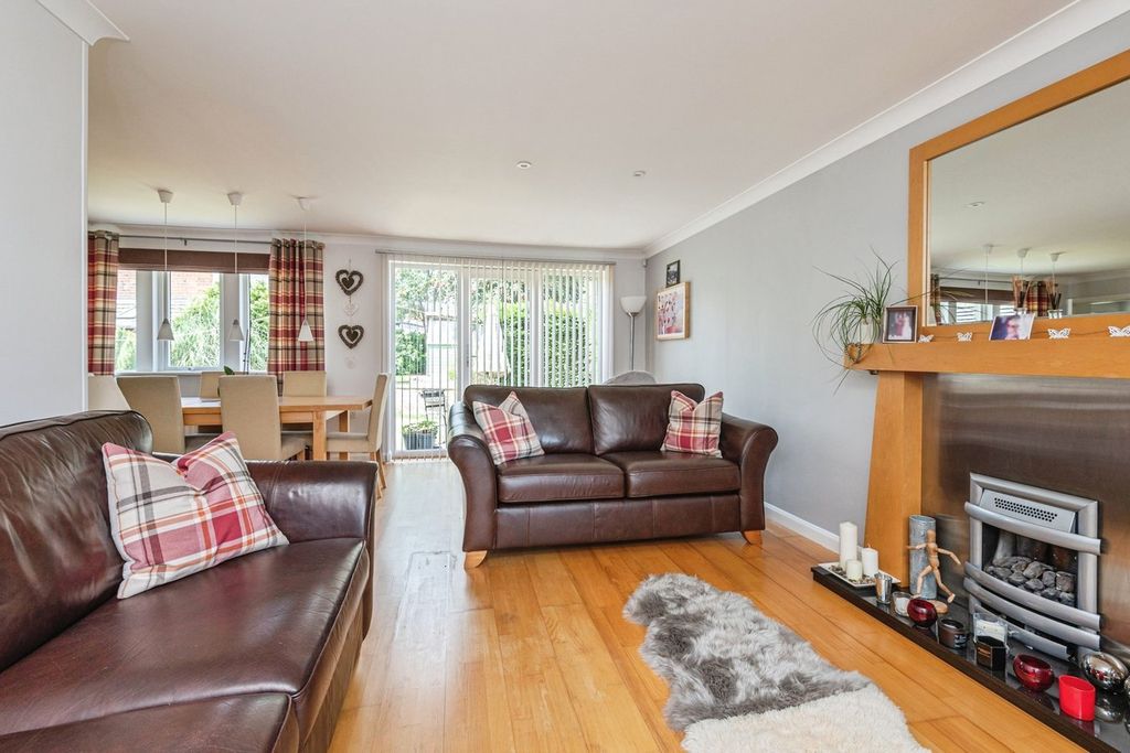 Property photo 3 of 19