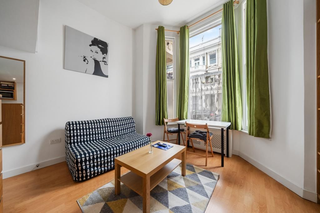 Property photo 1 of 10 Studio To Rent