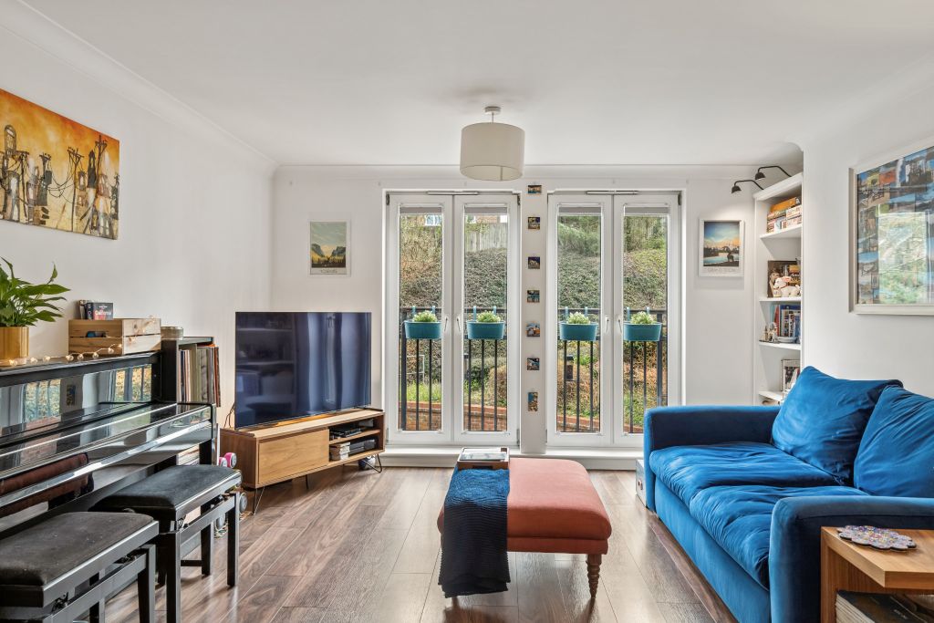 Property photo 2 of 12