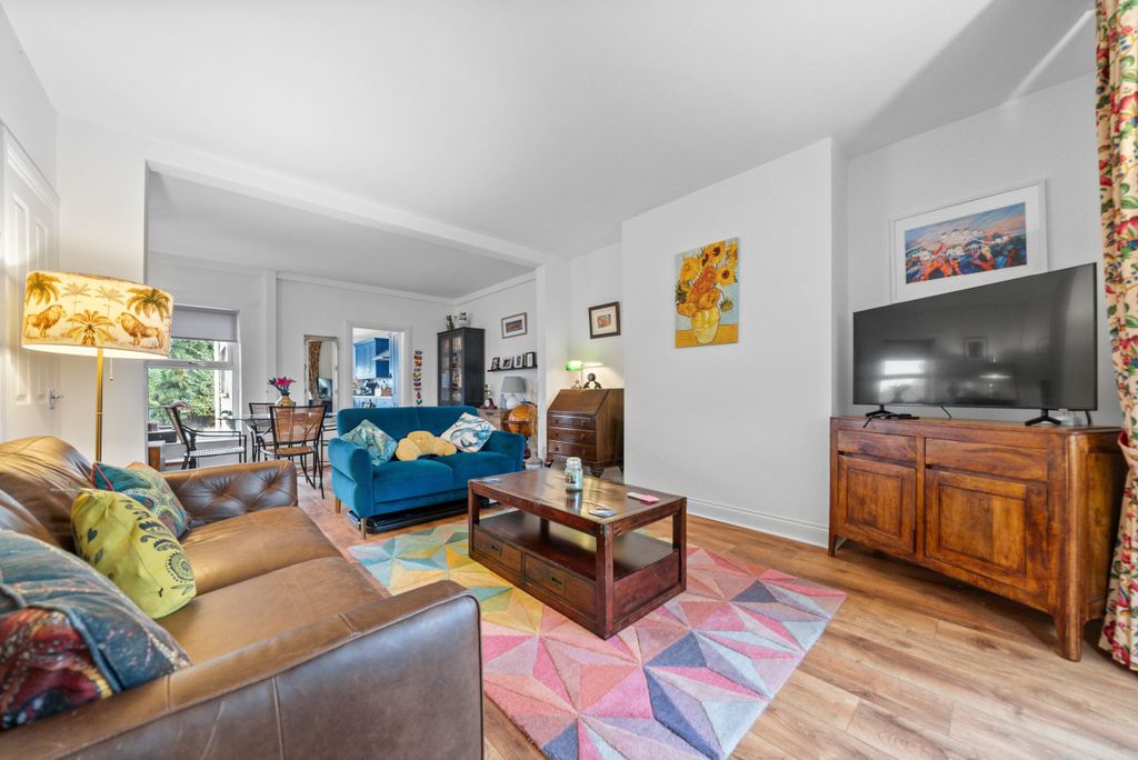 Property photo 2 of 23
