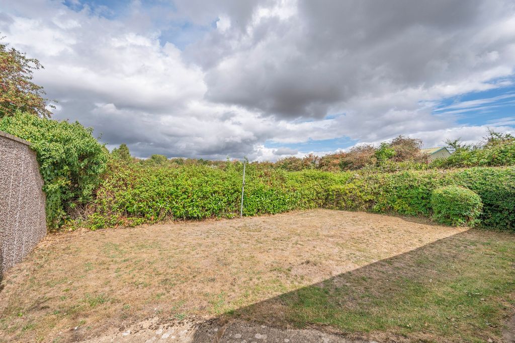 Property photo 2 of 14 Garden