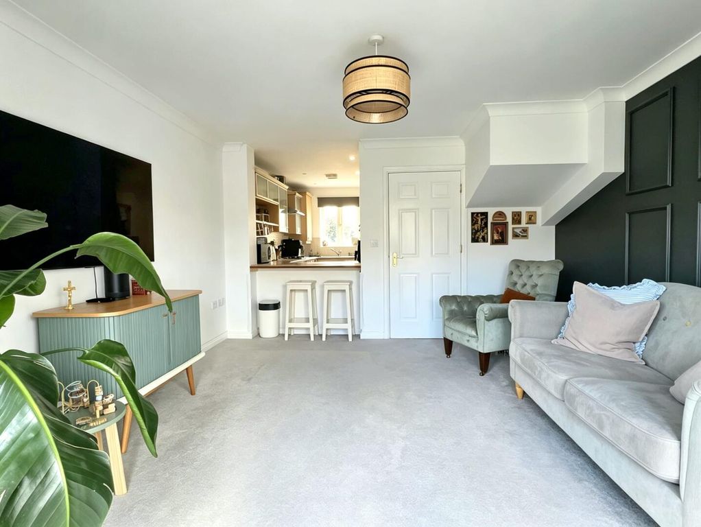 Property photo 3 of 23 Living Room