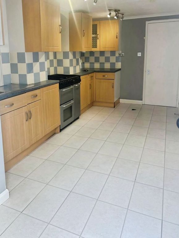 Property photo 3 of 9 Photo 9