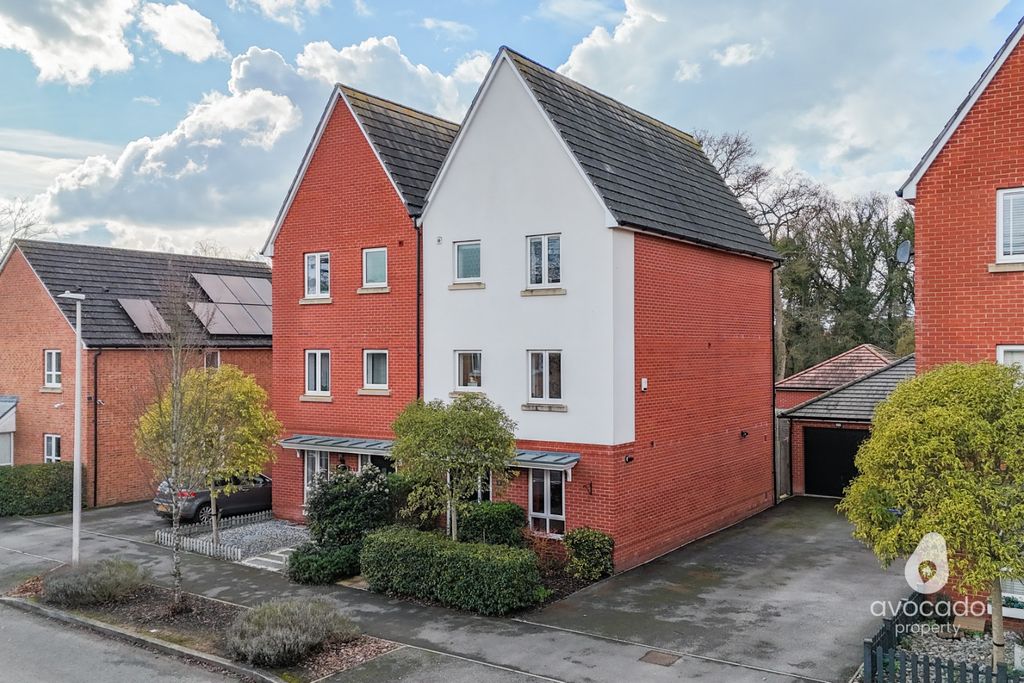 Property photo 1 of 28 4823252