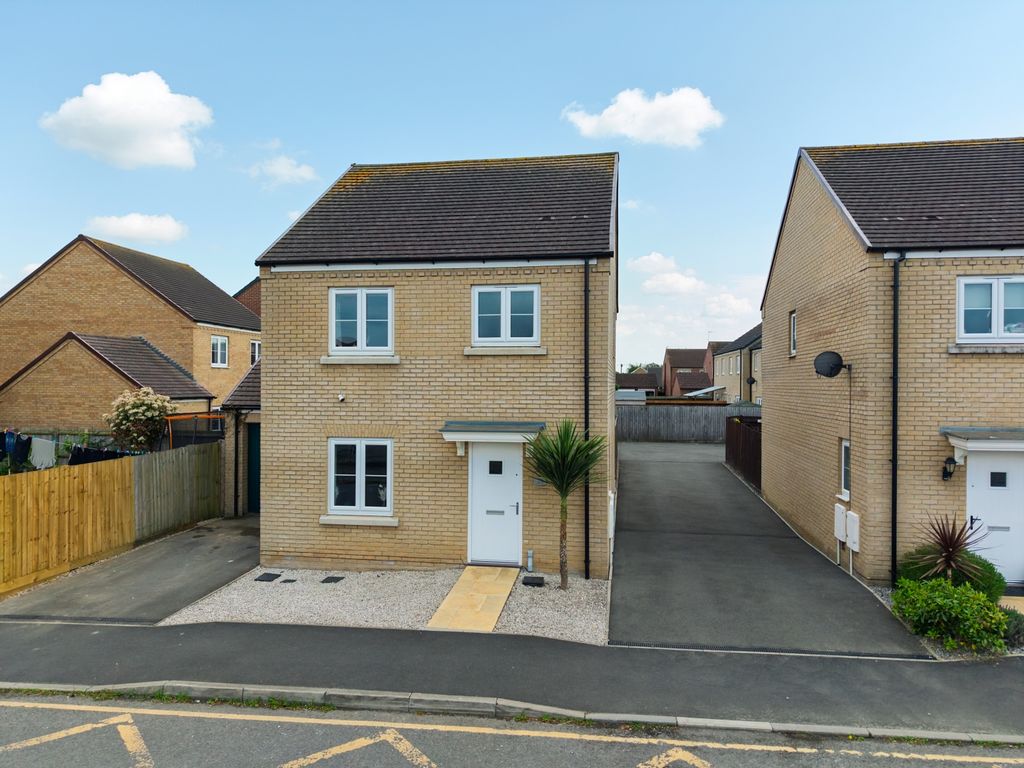 Property photo 1 of 22 Ewemove - Spalding - Witham Rd - Front Of House