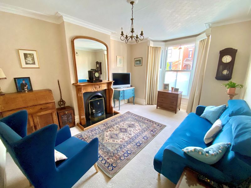 Property photo 2 of 14 Lounge