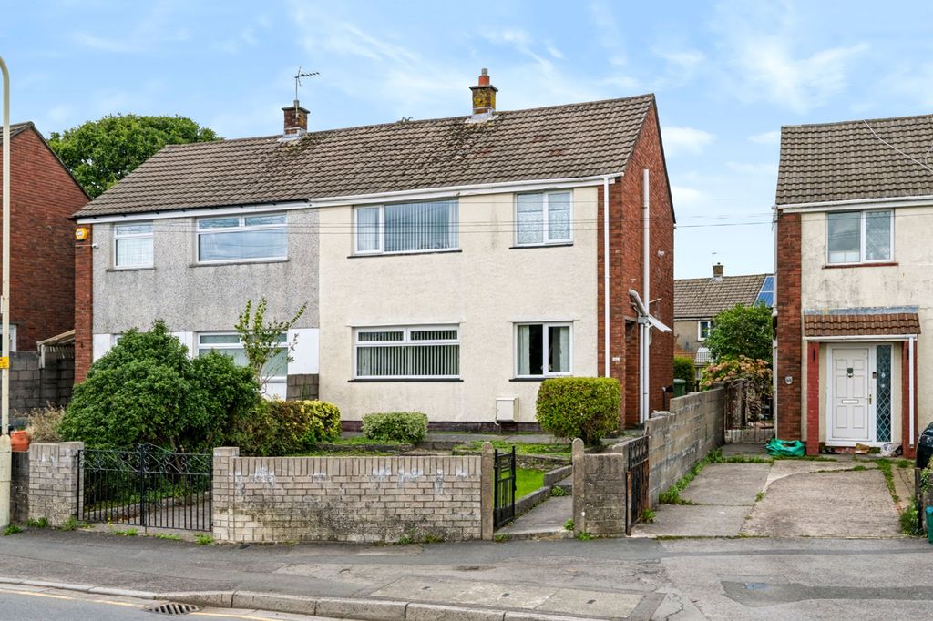 Property photo 1 of 32