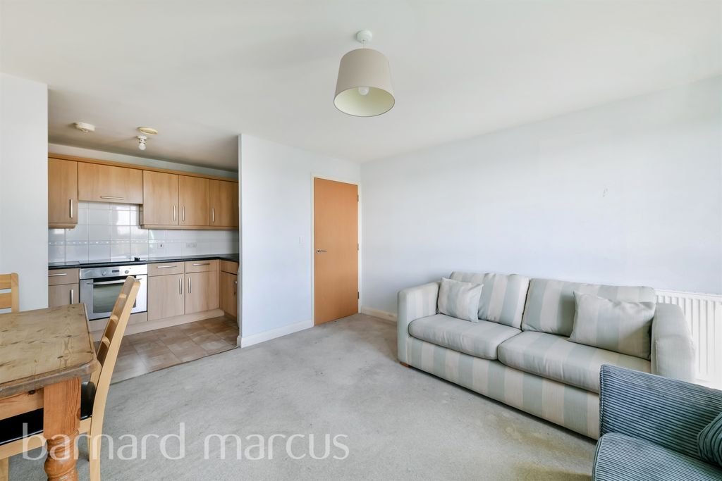 Property photo 3 of 9