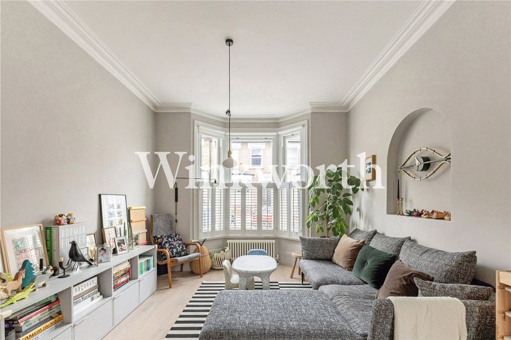 Property photo 1 of 22 Picture No. 04