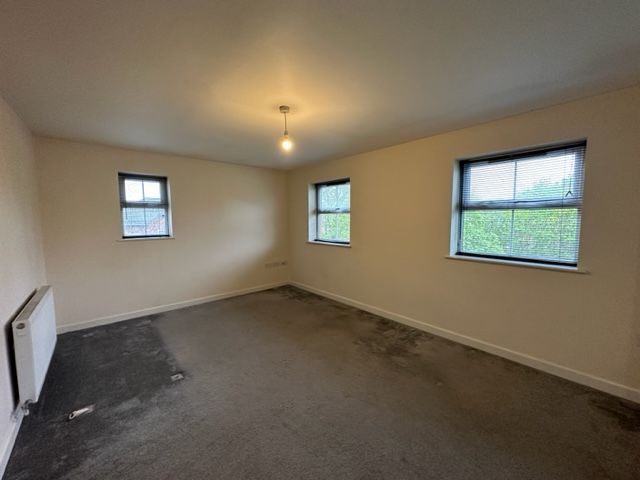 Property photo 3 of 19 Image