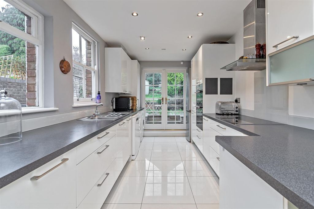 Property photo 3 of 18 8Kimberleyroad-11.Jpg