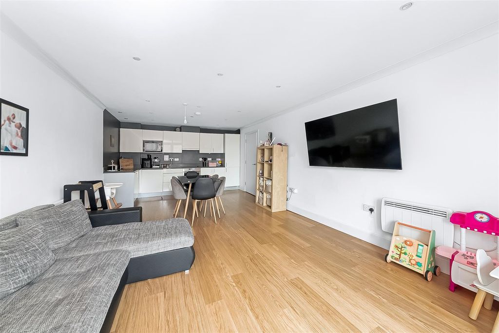 Property photo 3 of 10 Reception Room/Kitchen