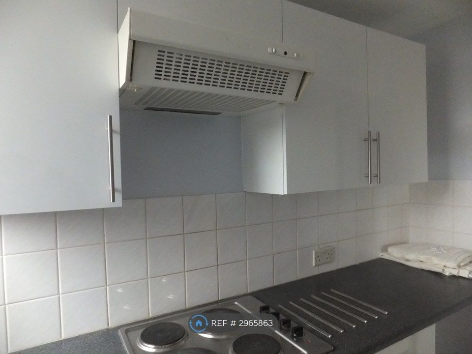 Property photo 3 of 9 Kitchen