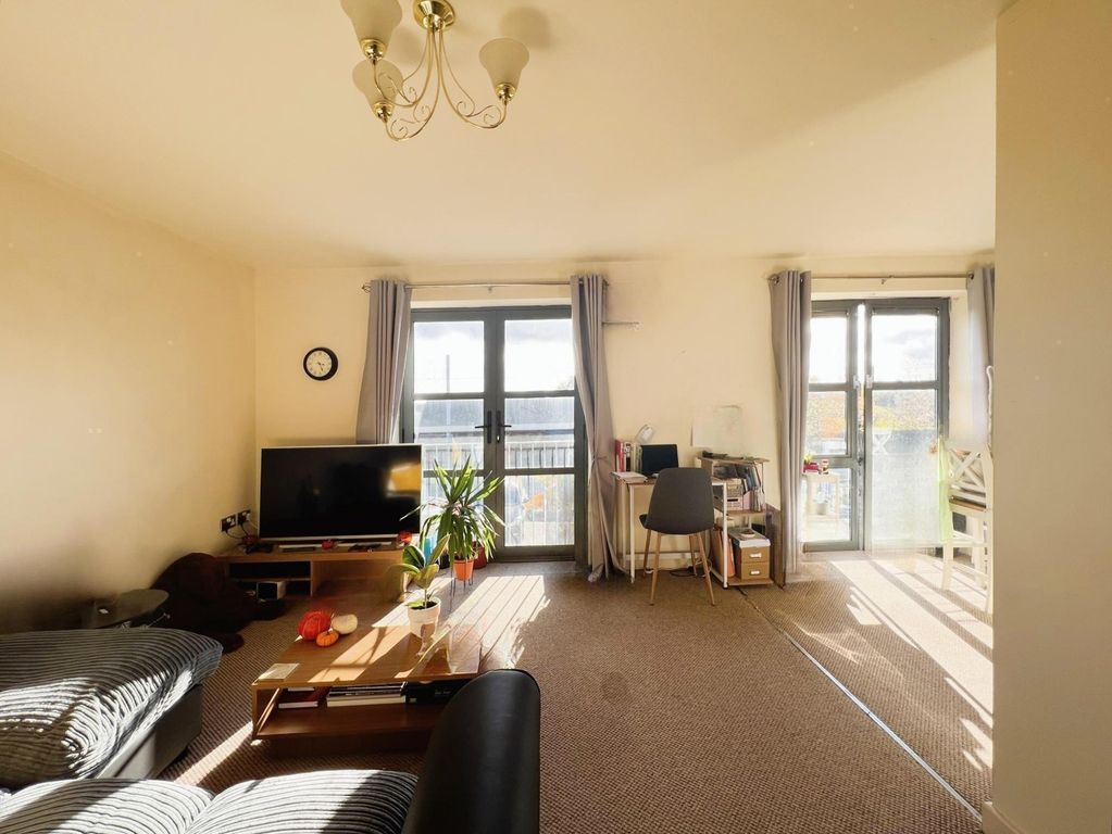 Property photo 2 of 8