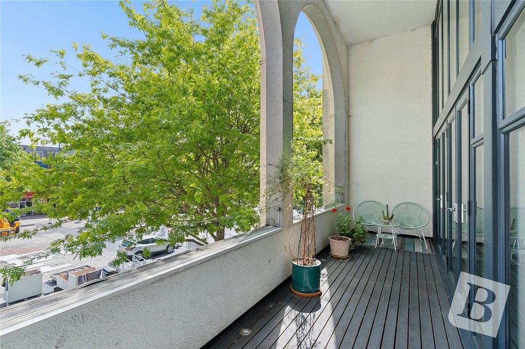 Property photo 3 of 16 Balcony