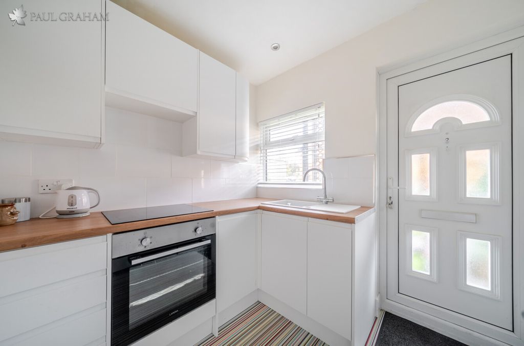 Property photo 3 of 18 76d06292-2F2F-4d72-B147-E82800871203