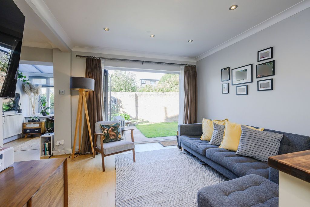 Property photo 2 of 24