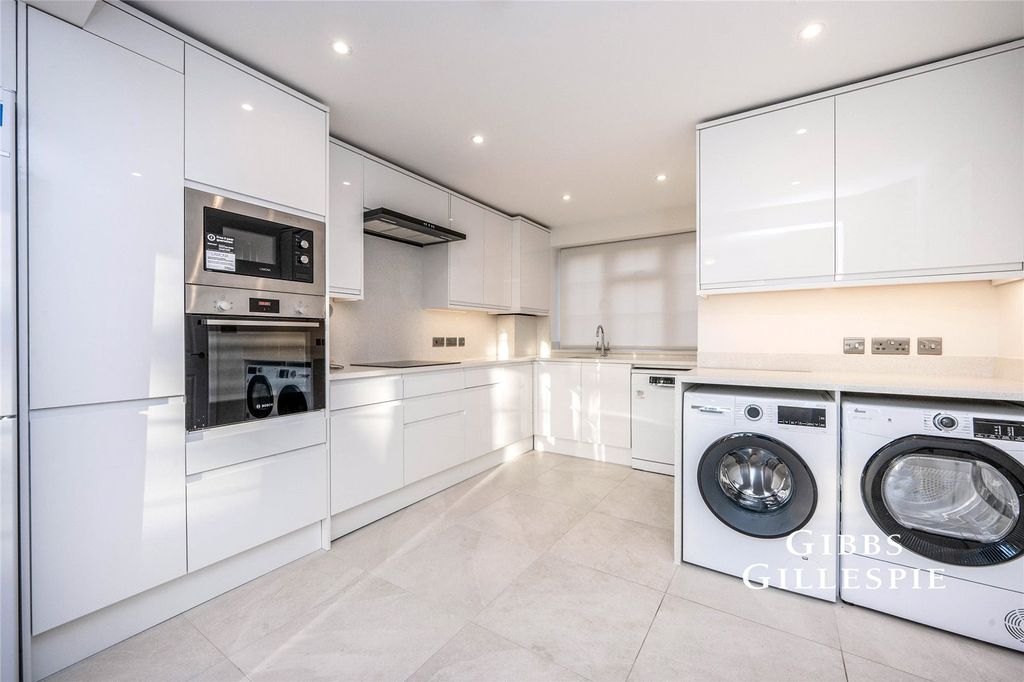 Property photo 2 of 19 Picture No. 18