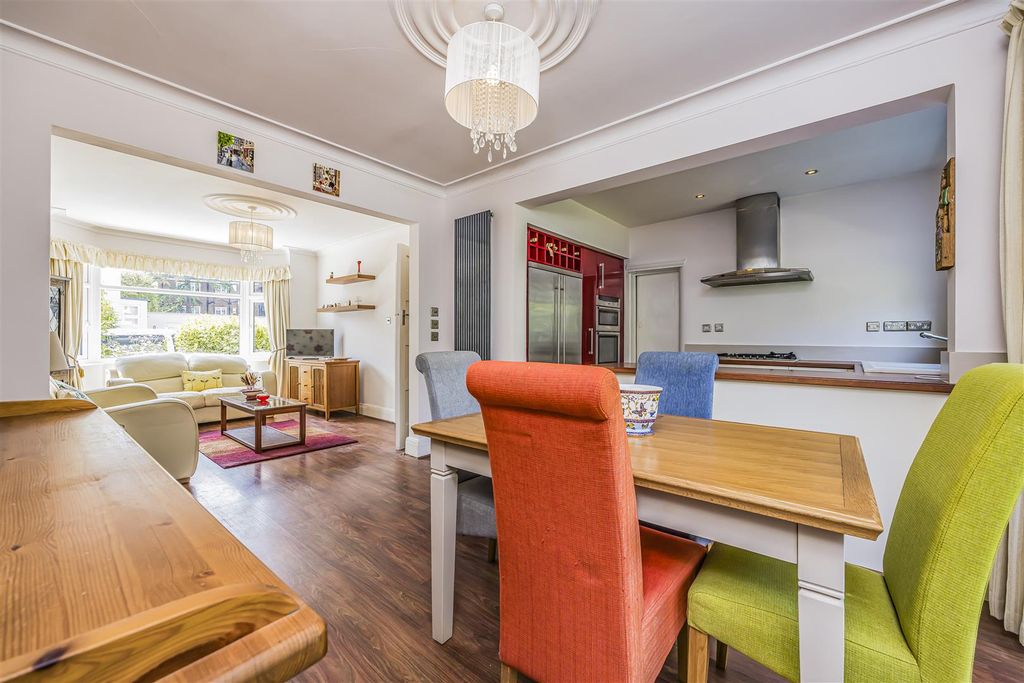 Property photo 2 of 23 16 Stafford Road, Southsea-Porticomarketing-Soldby