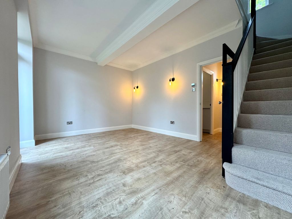 Property photo 2 of 11 Gallery