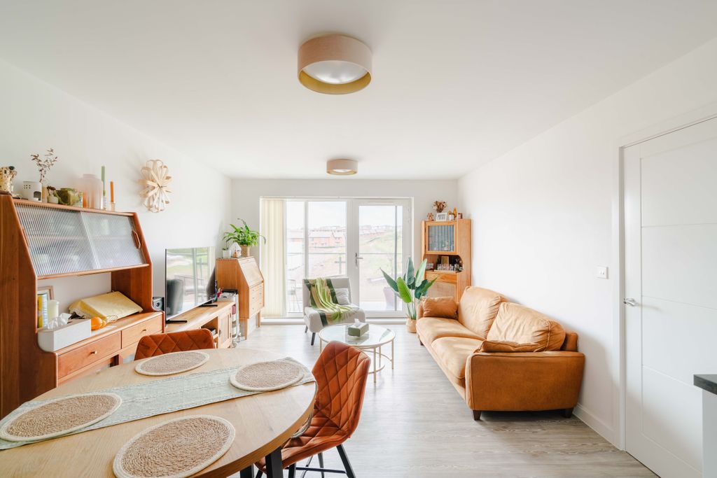 Property photo 1 of 13 10