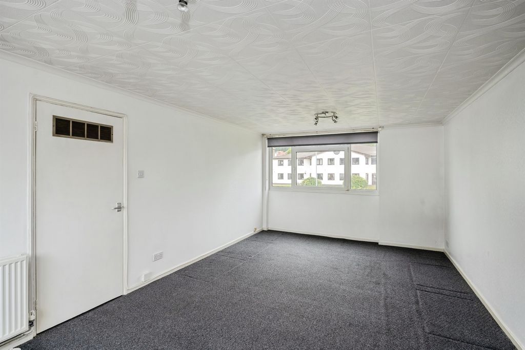 Property photo 2 of 18 Image