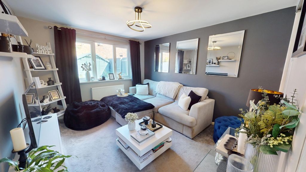 Property photo 2 of 20 4142821