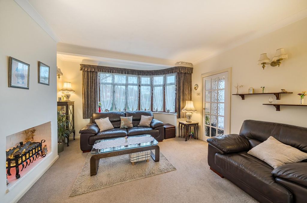 Property photo 3 of 14 Davidson Frost-Wellings, Dfw, Stanmore, Felbridge